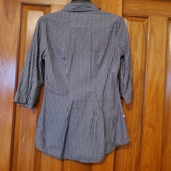 Derek heart pinstripe button down blouse - Picture 3 of 6